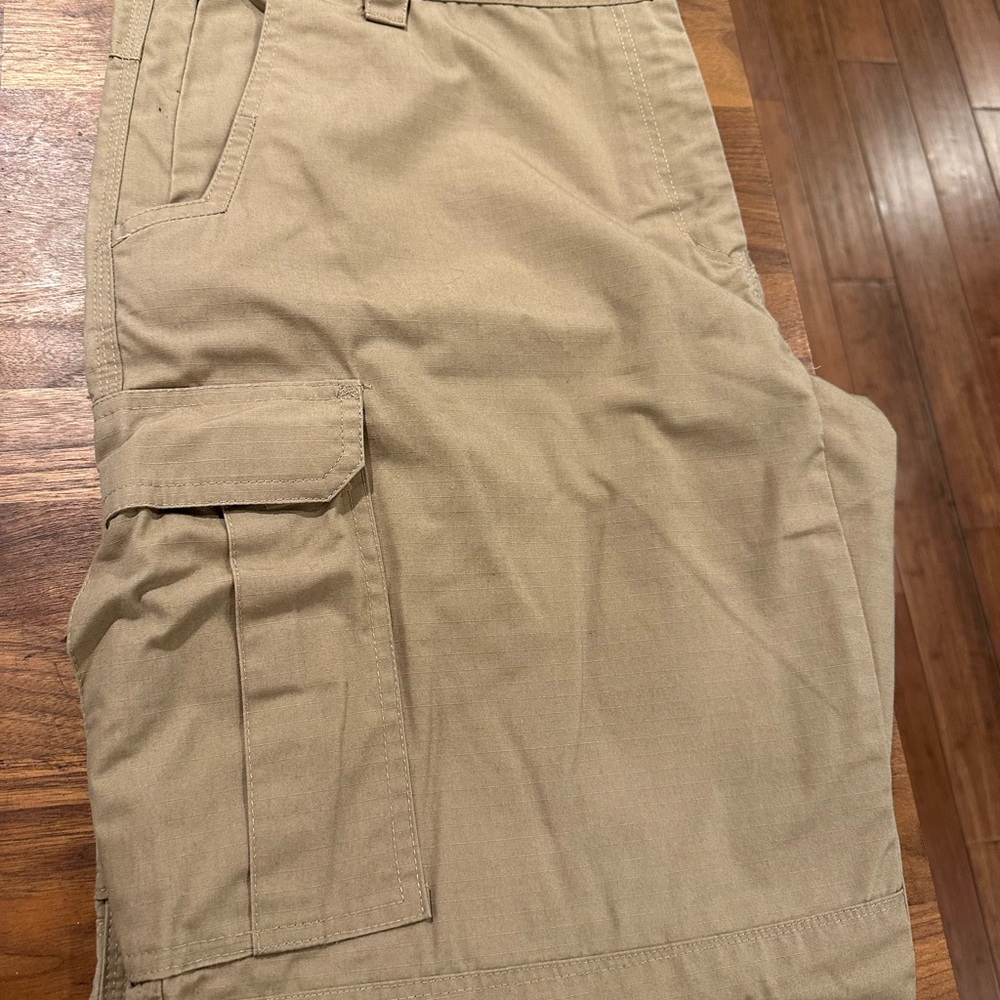 Galls women’s tactical pants. Never worn!